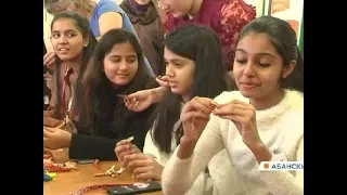 Школьники из Индии приехали в Абан изучать культуру и быт сибиряков