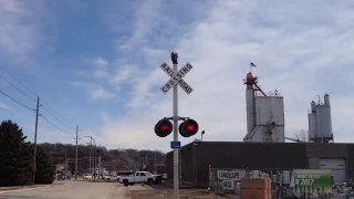 BNSF 2545 and 2800, 3rd Street railroad crossing, Sioux City, IA