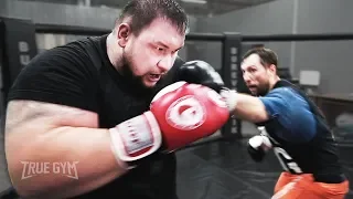 Папа гигант 220 кг получил от бойца / Масса не спасла / True Gym Fights