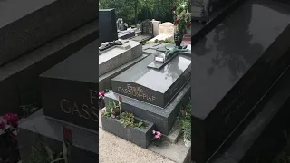 Edith Piaf Gravesite In Paris