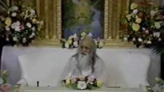 1/2 Howard Stern interviews Maharishi Mahesh Yogi in Washington D.C., 1985