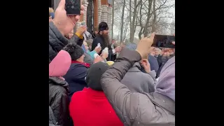 Выпуск голубей на Благовещение Пресвятой Богородицы Храм Вознесения Господня на Городке