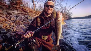 Riverside Walleye Catch & Cook! (Shore Fishing WI River)