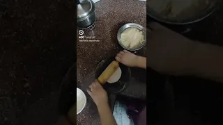 How   to  make round chapati ..gol gol roti banaye ..iss tarike se roll kare