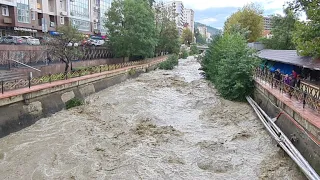 СУРОВЫЙ БАРХАТНЫЙ СЕЗОН В СОЧИ, с пляжа Мамайки