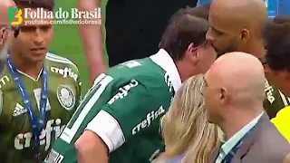 Palmeiras levantando a taça do Brasileirão 2018 com bolsonaro