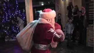 Выход Деда Мороза в 2013 году в ресторане "Дерёвня"