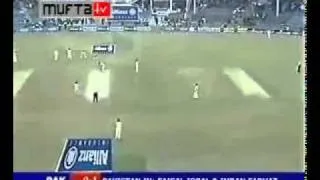 Irfan Pathan's Hatrick Vs Pakistan. 0/3 Wickets First Over