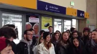 Somebody to love Flash Mob