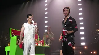 Jonas Brothers - Toast, Kevin spills his drink, and When You Look Me in the Eyes (Live)