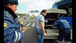 В каких случаях инспектор может проводить досмотр автомобиля без понятых