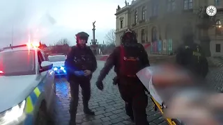 Policie ČR: Poskytování první pomoci očima zasahujících policistů.