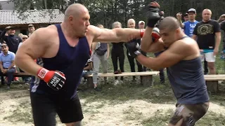 Бой Максим Новоселов против уличных бойцов / Fight Wrestler vs Street fighters