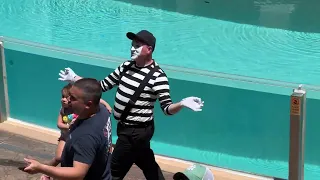 Rob the Mime at Seaworld Orlando