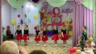 Поздравляем дорогих мам и бабушек💖