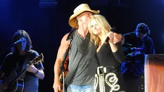 Kenny Chesney featuring Miranda Lambert - You and Tequilla Make Me Crazy