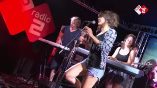 Roos Blufpand - 'Geweten' Live @ Vierdaagsefeesten 2016 | NPO Radio 2