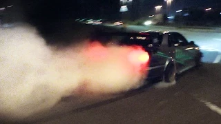 Nissan Skyline R34 - huge DRIFT and BURNOUT (+flames)