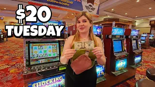 How Long Will $20 Last in Old School Slot Machines in Las Vegas?!