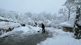 Mehr als 50 cm schwerer nasser Schnee schieben (Zeitraffer von 45 Minuten)