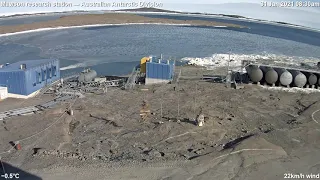 2021-02-01 Mawson Station Antarctica [Timelapse] 05:45:03 UTC