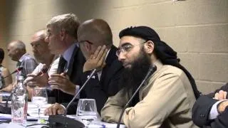 Abou Imran choqueert op debat in Antwerpen