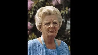 Het Wilhelmus (Queen Juliana of the Netherlands death mocked by BBC style)