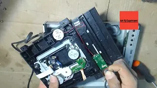 old DVD player open at home / Purana DVD player ka andar Kya Kya neklya