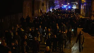 Tausende Menschen demonstrieren gegen Corona-Maßnahmen in Schwerin