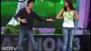 Shahrukh Khan & Priyanka Chopra Dancing