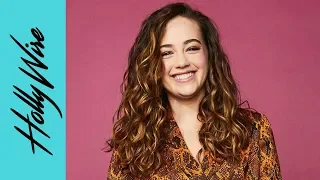 "Cobra Kai" Mary Mouser Tells Hilarious Orlando Bloom Story At Comic Con! | Hollywire