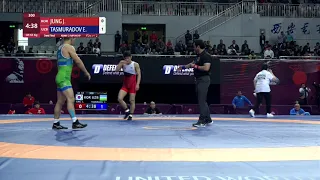 1/2 GR - 63 kg: J. JUNG (KOR) v. E. TASMURADOV (UZB)