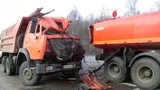 Best truck crashes, truck accident compilation 2014 Part 4