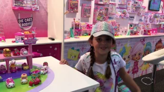 Lilylovescandi behind the scenes at the Melbourne Toy Fair!