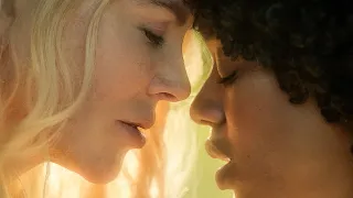 Nine Perfect Strangers 1x05 Kiss Scene - Masha and Dee (Nicole Kidman, Tiffany Boone)