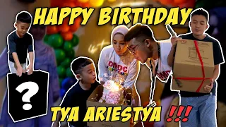 DAPET KADO DARI UANG HASIL PECAHIN CELENGAN KANAKA !!! TYA ARIESTYA BIRTHDAY !!!