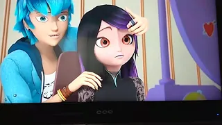 top 6 melhores beijos de miraculous ladybug brincando com princesa