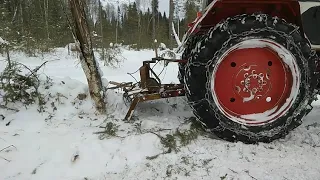 ЮМЗ в лесу испытываю лебёдку