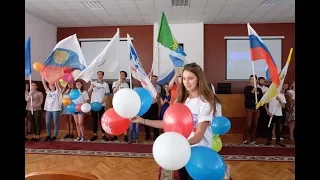 Глава Кочубеевского района Алексей Клевцов наградил молодежных активистов