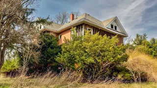 Captains Abandoned House Hidden In The Woods For 23 Years