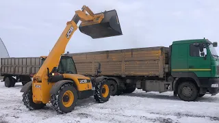 Забуксовал на ровном месте. Телескопический погрузчик JCB.