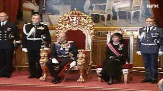 Norwegian Parliament sings the royal anthem