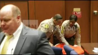 CA:SUGE KNIGHT COLLAPSES IN COURT