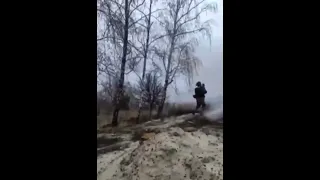 Ukrainian soldier firing MANPADS Stinger towards Russian helicopters during landings Ukraine #shorts