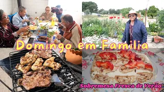 DOMINGO EM  CASA DOS PAIS|| FLORES LINDAS🌹🌷 || TEVE CHURRASCO|| FIZ SOBREMESA FRESCA COM MORANGOS 🍓🍓