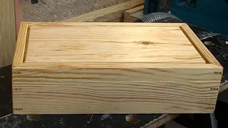 Простая деревянная коробка (шкатулка)