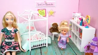 Elsa Toddler gets a New Barbie Bedroom  - DIY Doll Room For Kids