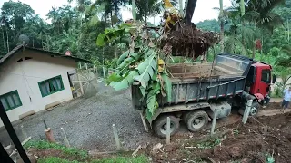 Escavadeira tirando deslizamento perto da casa P1 QUASE DEU B.O 😱