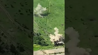 Russian artillery 🇷🇺 hitting on the Armed Forces of Ukraine🇺🇦 in Pisky #shorts #russian #ukraine