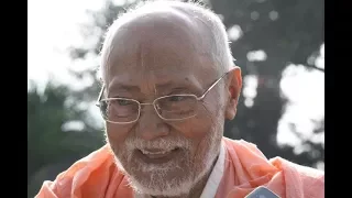Hare Krishna Maha- Mantra Sung by HDG Srila Bhakti Ballabha Tirtha Maharaj